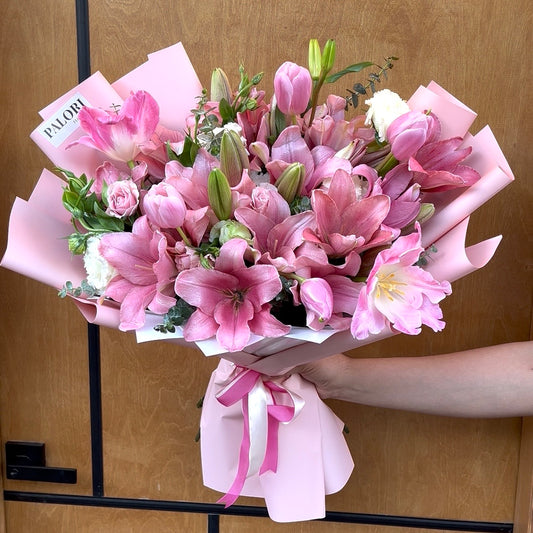 Ramo de lilis + 6 tulipanes