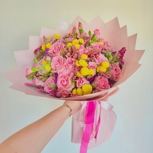 Ramo de 24 rosas y flores mixtas