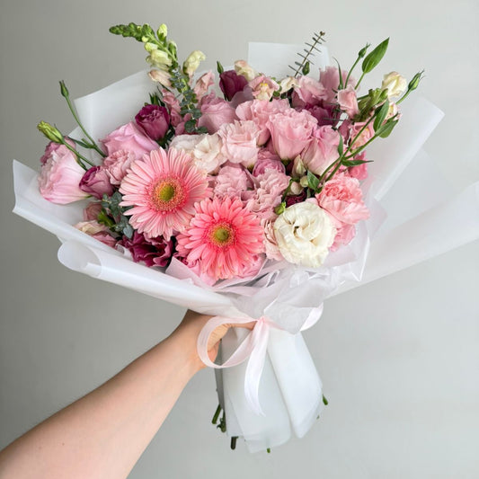 Ramo de lisiantus, gerberas y flores mixtas