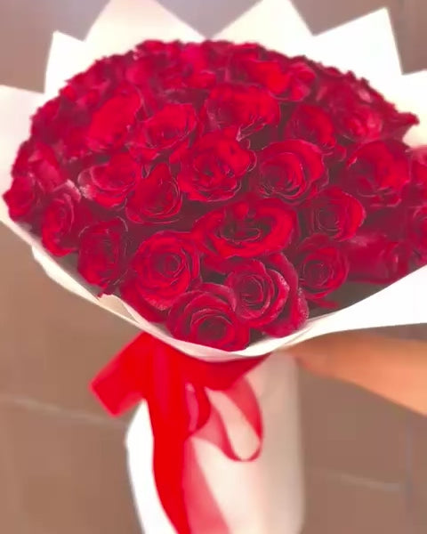 Ramo de 50 rosas rojas