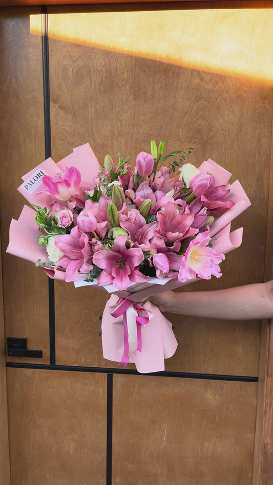 Ramo de lilis + 6 tulipanes