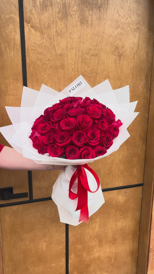 Ramo de 50 rosas rojas